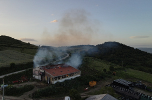 Feu de bâtiment agricole de 400 m² à Saint-Just-Près-Brioude ce mardi 18 juin 2024.