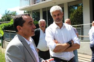 Jean-Marie Bolliet devant le futur internat du Centre Hospitalier Emile-Roux. 