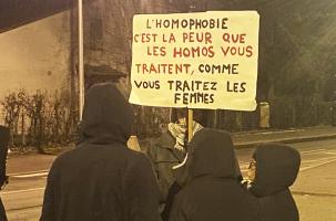 Une trentaine de personnes s'est retrouvée devant La Chartreuse contre les idées Alliance Vita.
