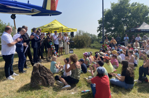 Une centaine de personnes étaient réuni pour fêter le Fouga Magister