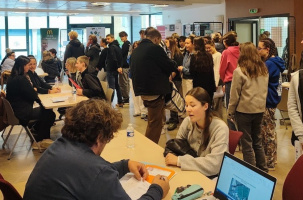 Le job dating a attiré des entreprises et des candidats