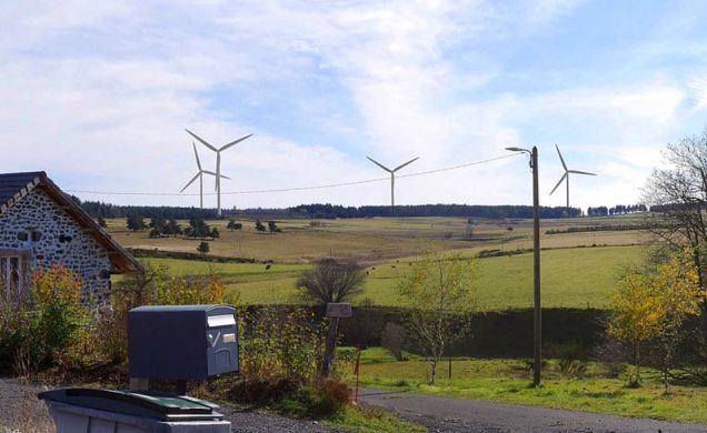 L'une des projections des éoliennes sur le plateau des Vastres. 