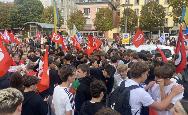 Les élèves des trois lycées ponots ont porté le mouvement avec l'ardeur de la jeunesse. 