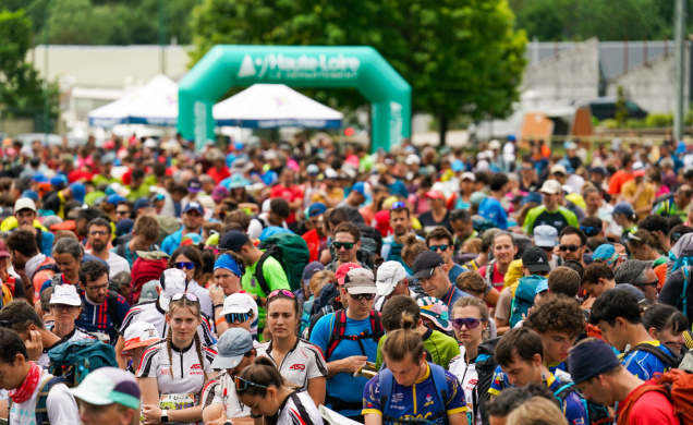 déferlante de coureurs sur la ligne de départ