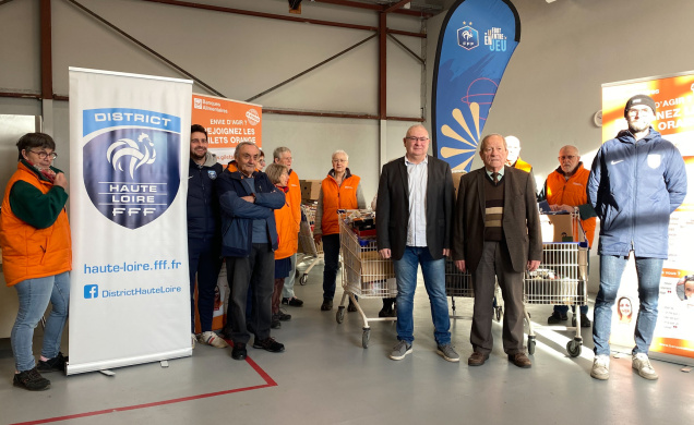 Le district de football a remis 200kg de denrées à la banque alimentaire