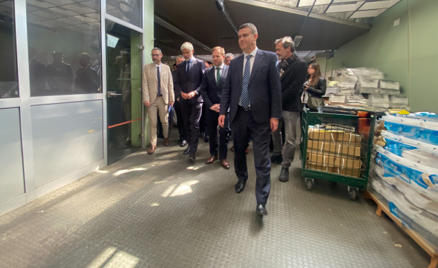 Visite des locaux vanat les premiers travaux