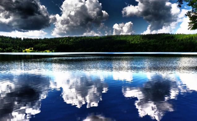 La lac du Bouchet est catégorisé comme "Excellent" pour sa qualité de l'eau selon l'ARS.