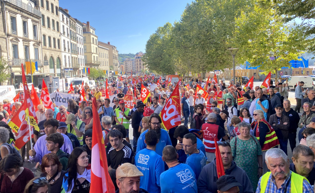Les rues de la cité ponote ont été massivement investies par les manifestants.