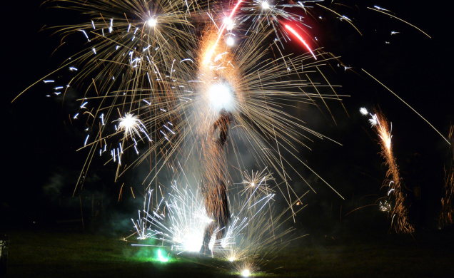 Spectacle de feu à la forteresse de Polignac
