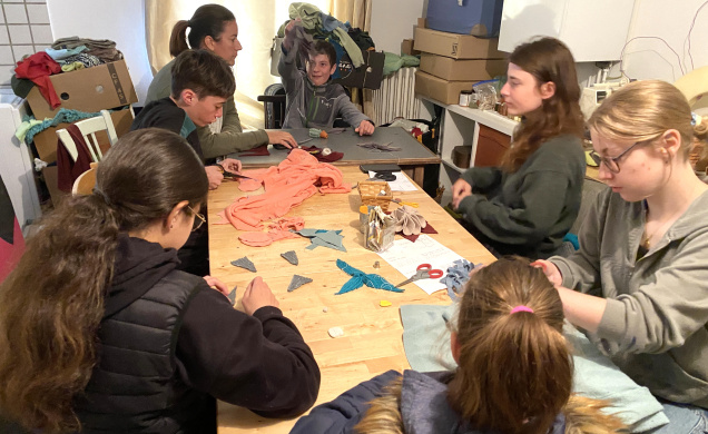 Des jeunes qui cultivent leur propre vie. 