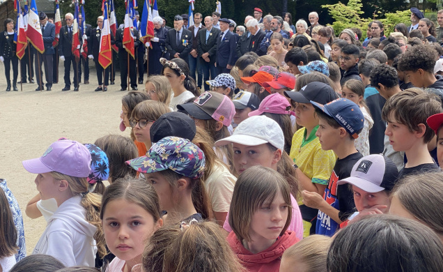 Les enfants sont les garants de la Mémoire pour que jamais ne reviennent les cauchemars. 