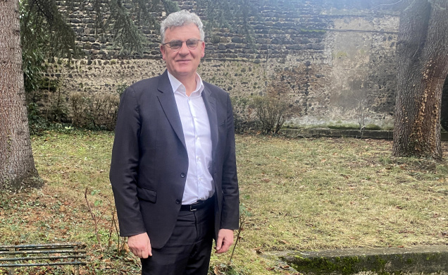 Jean-Pierre Vigier soulève 2 problèmes de taille : la valeur travail et les aides sociales