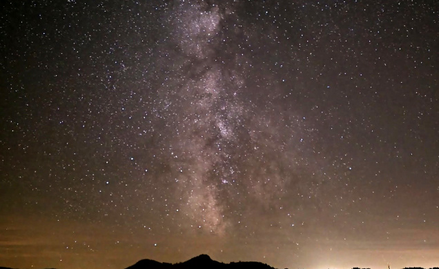 La Voie lactée étire sa splendeur dans le ciel de la Haute-Loire. 