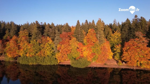Le lac du bouchet en automne