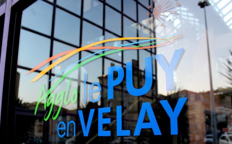 La Communauté d'Agglomération du Puy-en-Velay regroupe 72 communes du département.