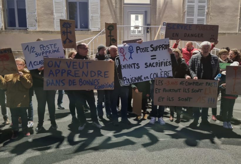 Polignac, uni, pour sauvegarder l'intégralité de l'équipe enseignante de son école.