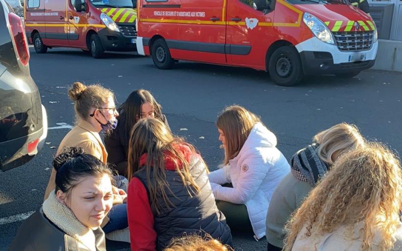 38 élèves et 3 enseignants de l'IFMB ont été pris en charge par les pompiers.