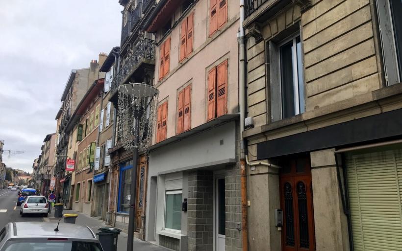 Deux appartements du 18 av. Foch au Puy servaient de lieux de prostitution.