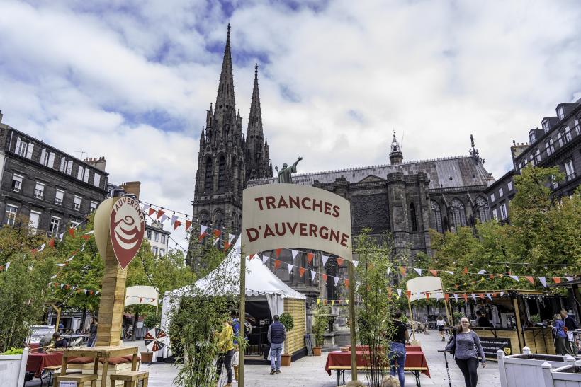 La place de la Victoire va sentir le saucisson !