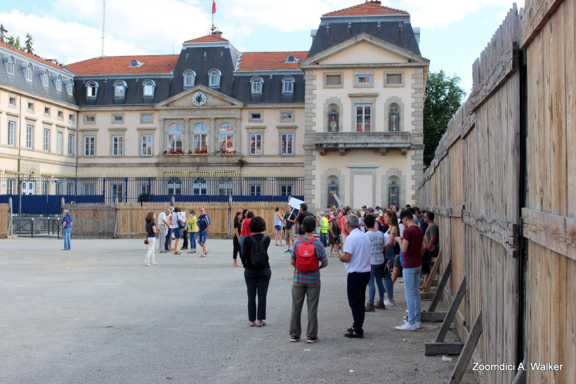 Plus d'une centaine de personnes ont manifesté contre le pass sanitaire ce mercredi 28 juillet au Puy-en-Velay.