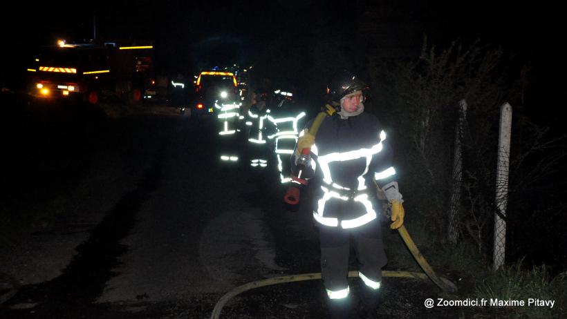 Les pompiers sont intervenus de nuit.