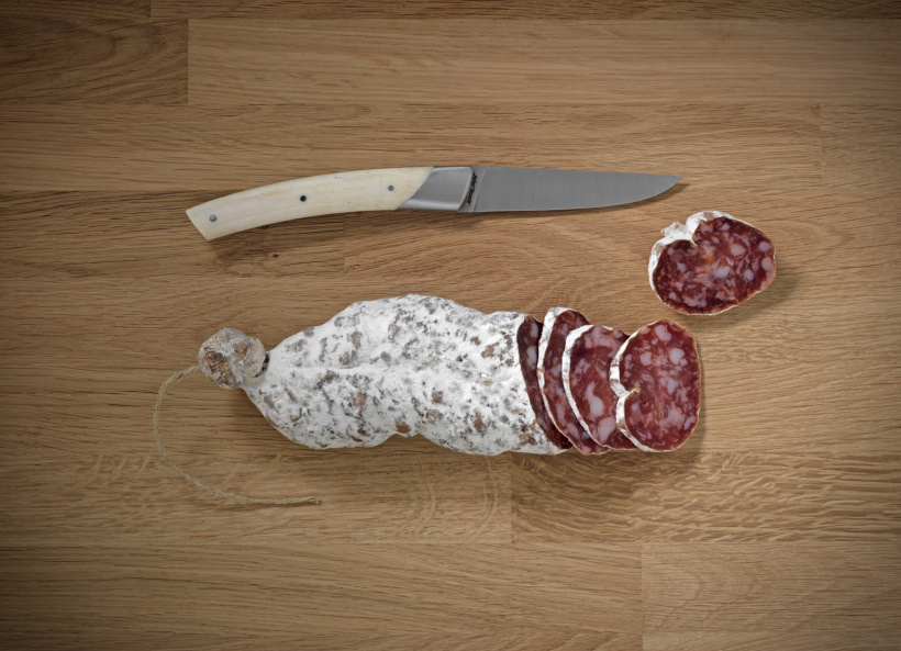 Le saucisson sec d'Auvergne.