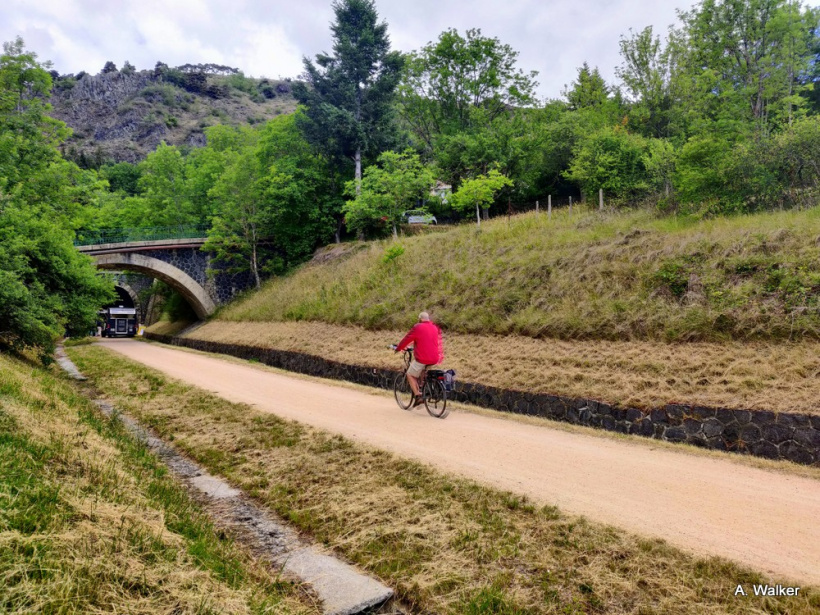 Le Puy – Langogne : la voie verte passe de l’ombre à la lumière