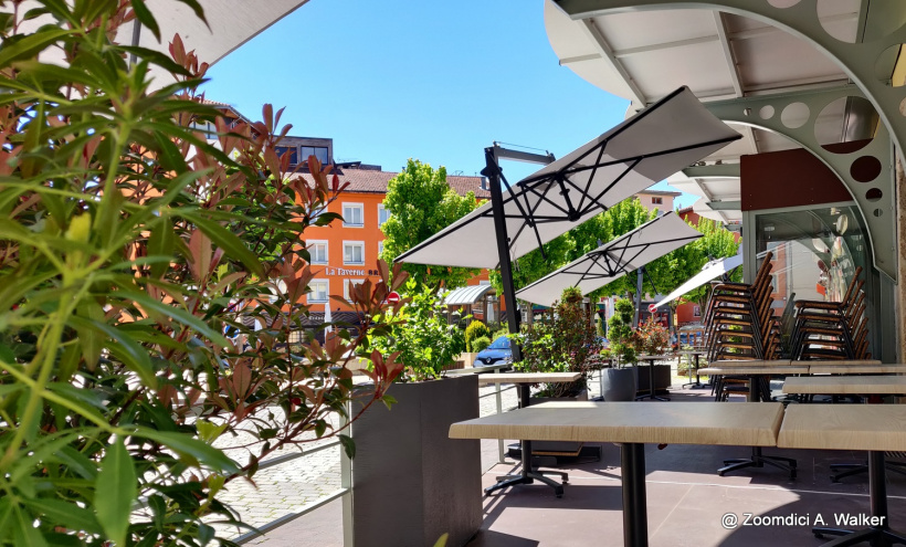 Place Cadelade, au Puy-en-Velay, depuis la terrasse de L'Emotion.