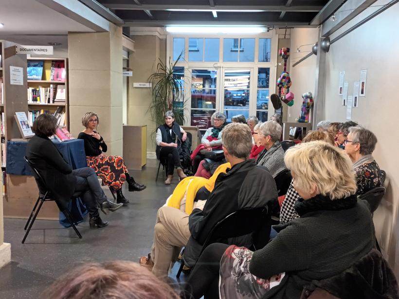 Rencontre avec une quinzaine de participants à la médiathèque La Grenette