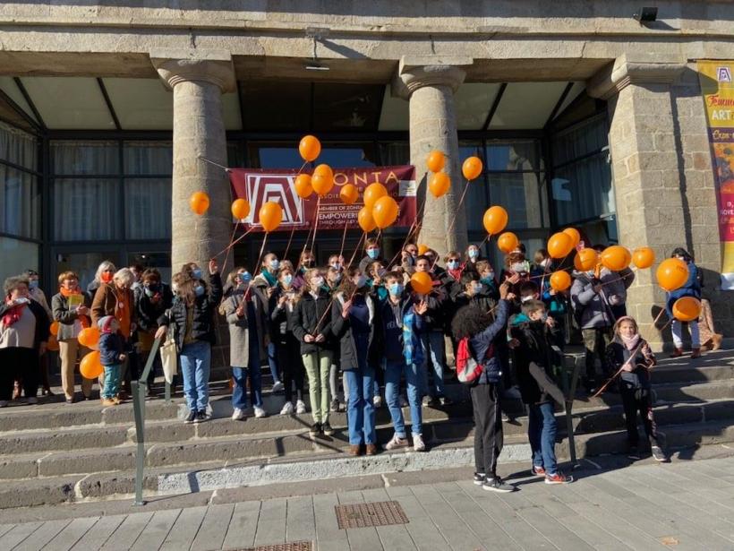 Le lâcher de ballon à la Halle aux Grains, une tradition.