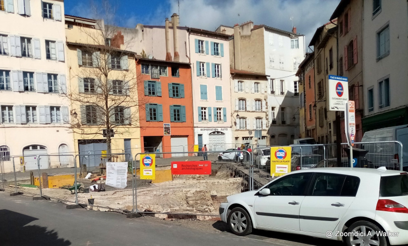 Les fouilles archéologiques de la place du marché couvert du 22/04 au 30/04 2021.