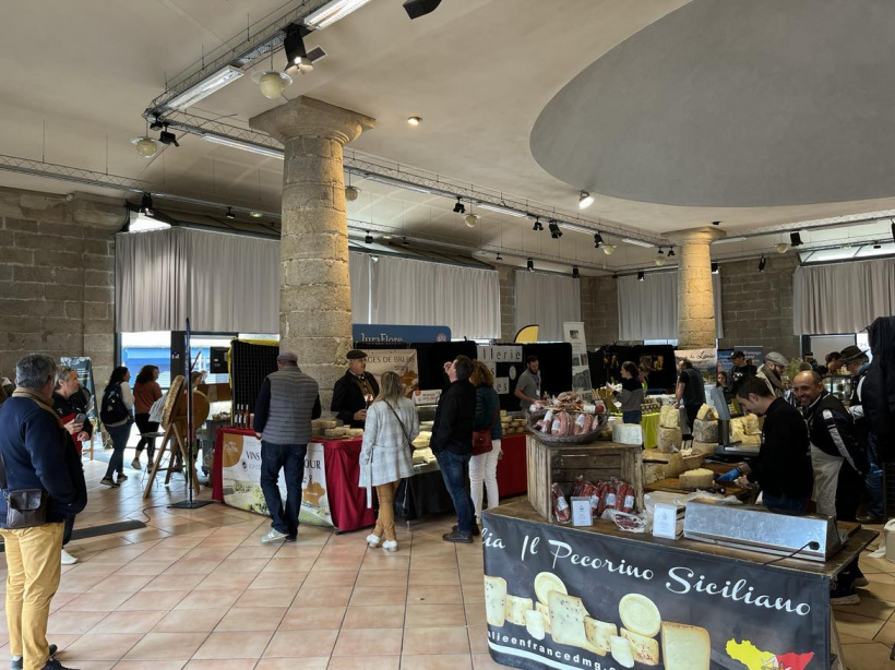 Les fromagers étaient bien présents ce week-end, à la Halle aux Grains.