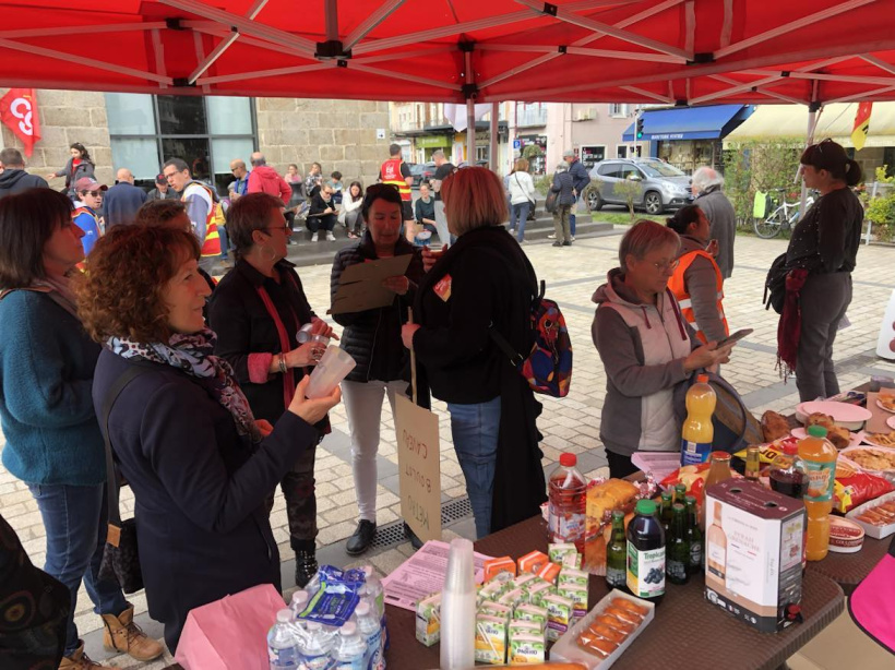 Les manifestants d'Issoire se préparent pour la 1er mai.