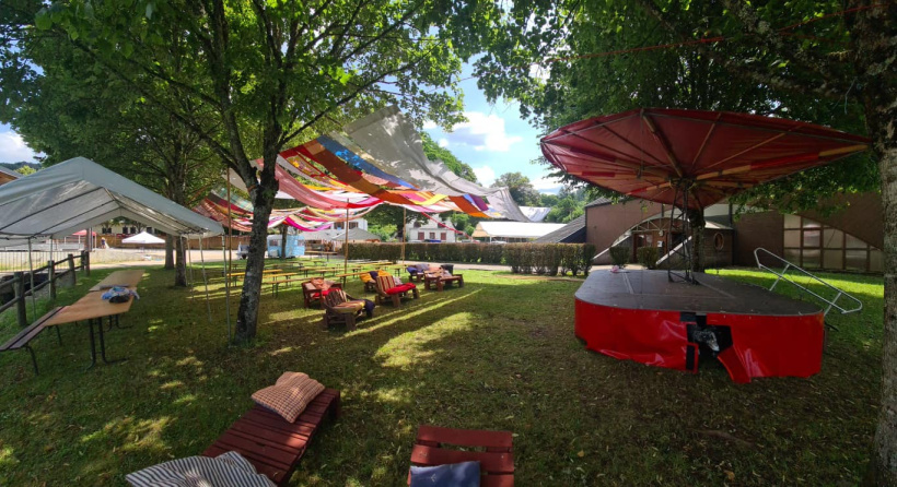 Les installations de TechScène.Events pour le 14 juillet à Lempdes.