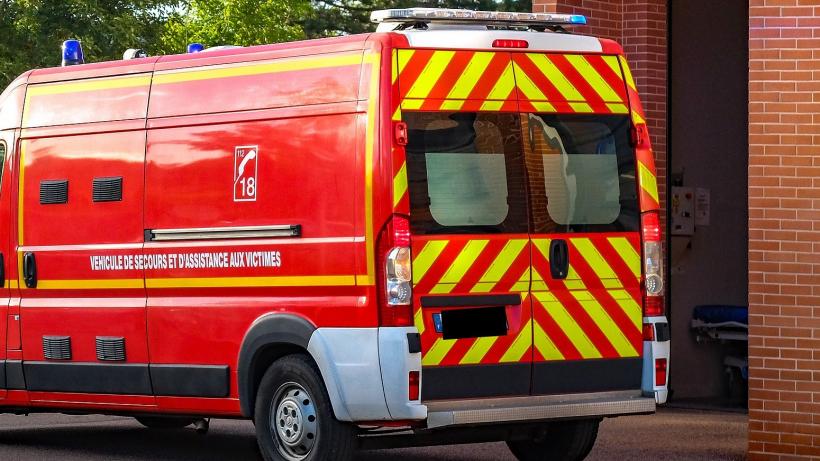 Les pompiers ont effectué le transport vers les urgences.