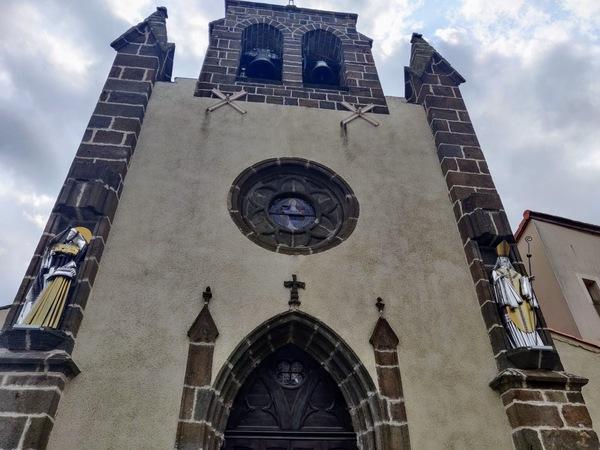 Les statues de l'église de Cussac sont signées Dominique Kaeppelin.