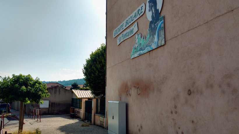 L’école élémentaire publique La Fontaine à Vals près Le Puy.