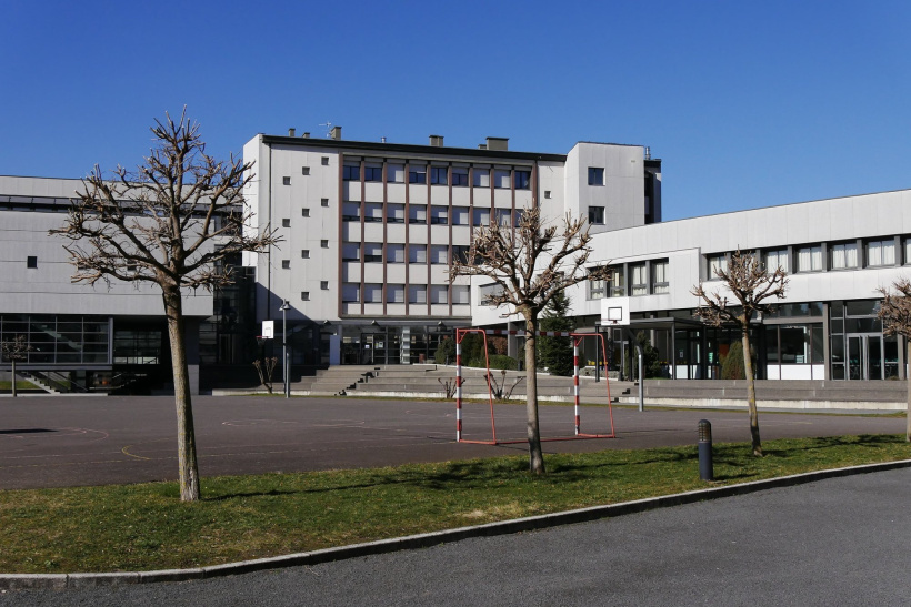 Le feu s'est déclaré à l'internat du lycée.