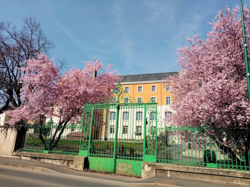 L'ISVT se situe sur l'avenue de Vals.