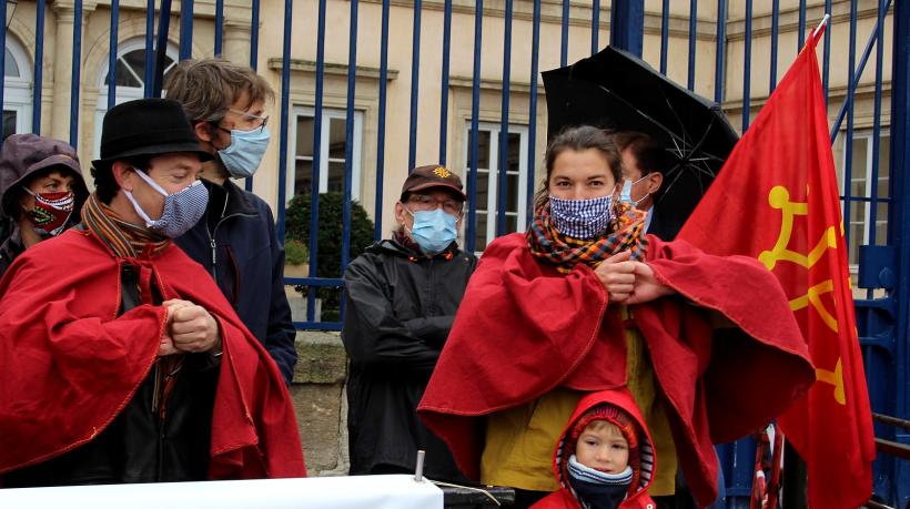 Le 10 octobre 2020, 50 défenseurs de l'Occitan ont manifesté au Puy.