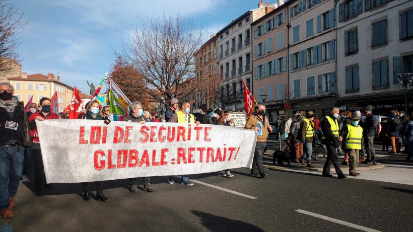 Manifestation contre la loi de sécurité globale du 28 novembre 2020 au Puy-en-Velay