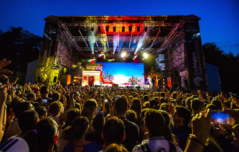 Nombreux sont les festivaliers à se rendre au festival des Nuits Saint-Jacques.