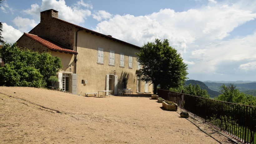 La terrasse de l'Abbaye sur une vue imprenable