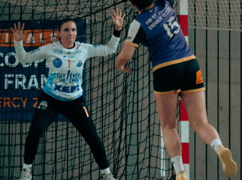 Alizée Lemos, gardienne de but pour le SGBHB