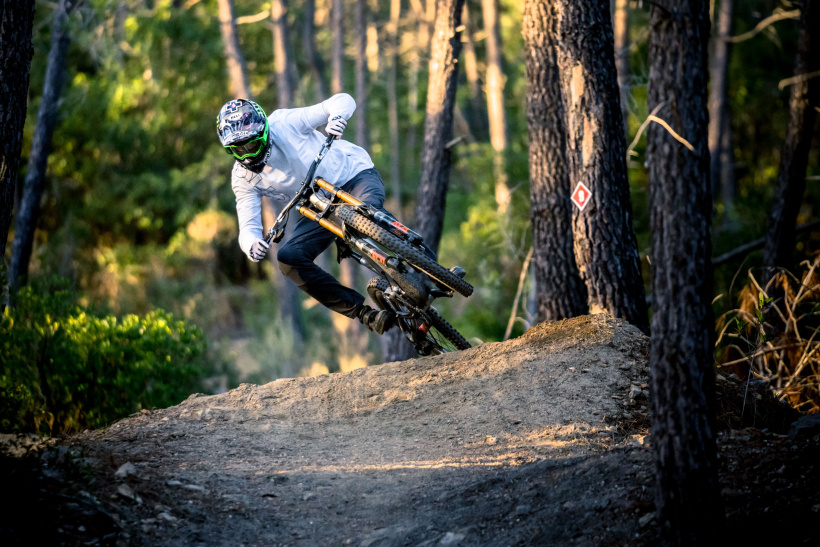 Amaury Pierron a remporté la Coupe du monde de VTT DH (downhill) 2018. 