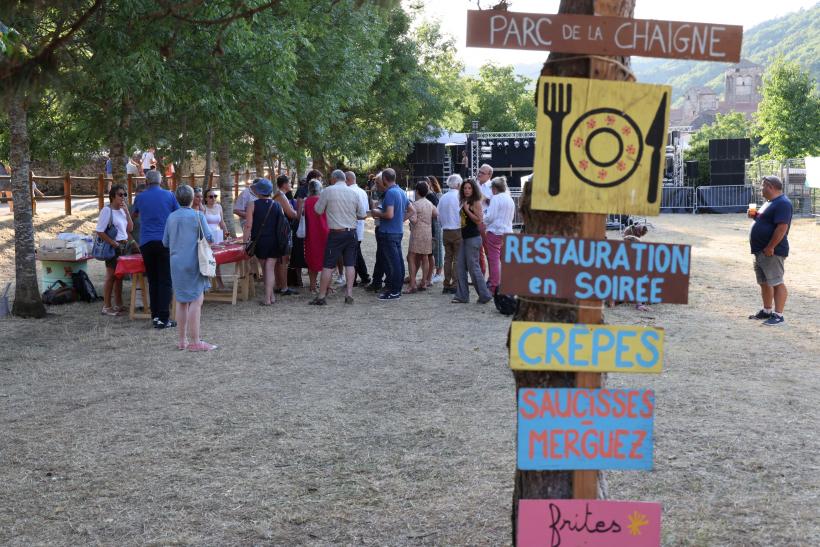 Dans les parcs de Blesle, la fête est partout.
