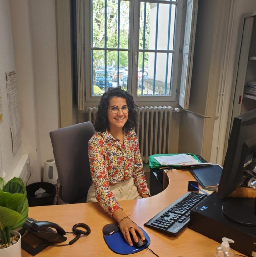 Zoé Bav est la juriste de permanence au sein du bureau d'aide aux victimes. 