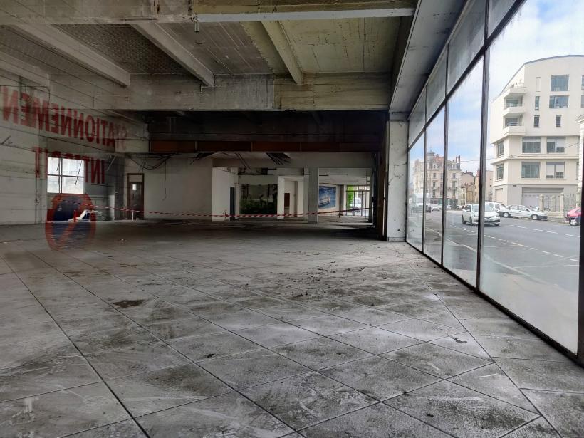 Des logements et des commerces remplaceront les garages abandonnés.