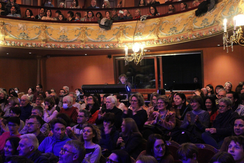 Le théâtre du Puy a acclamé Benjamin Biolay.