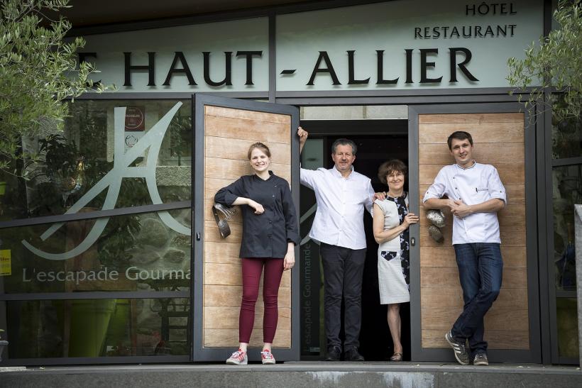 Clément Brun au restaurant étoilé Le Haut-Allier à Alleyras.